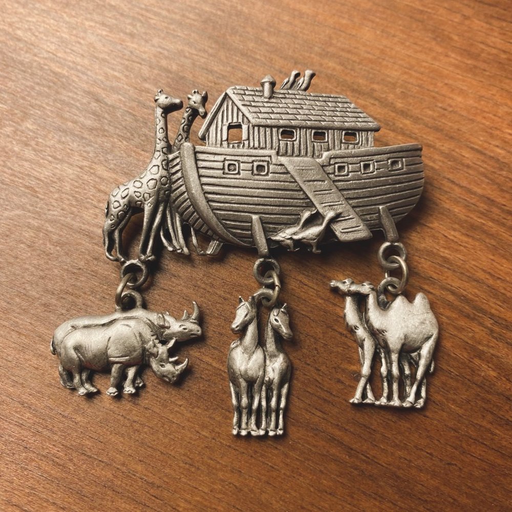 Vintage JJ Jonette Jewelry Pewter Tone Noah's Ark Bible Boat Animal Brooch Pin - Picture 3 of 8